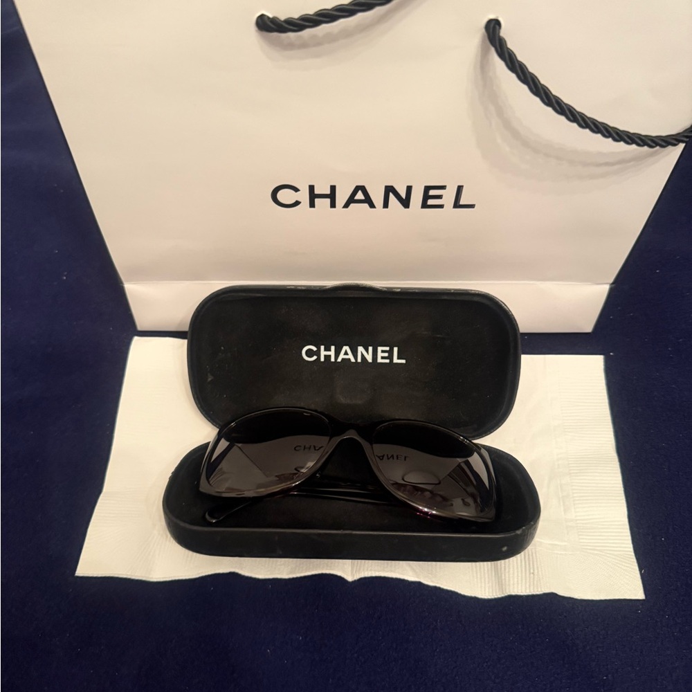 Chanel  Sunglasses + Case + Shopping Bag - Picture 7 of 13